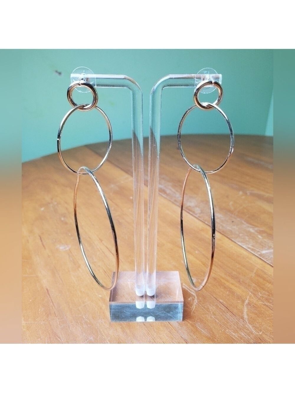 NWOT gold colored earrings, interlocking circles